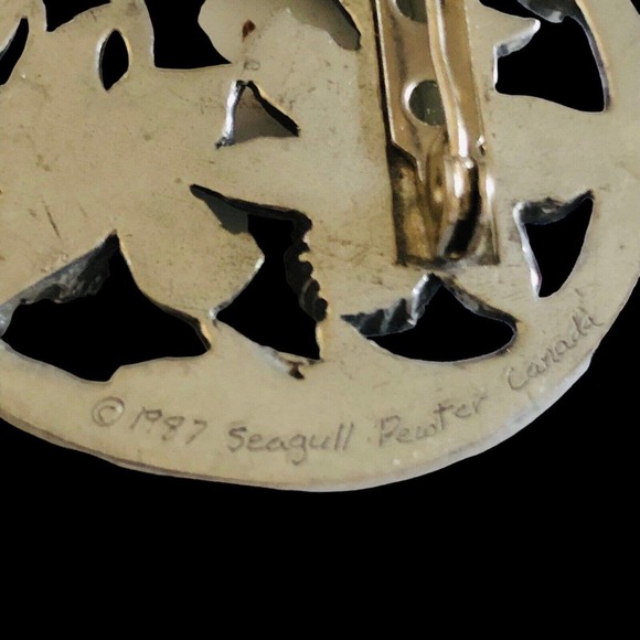 VTG Pewter Floral Brooch Pin Seagull Pewter Canada Openwork 1987 - Picture 5 of 7